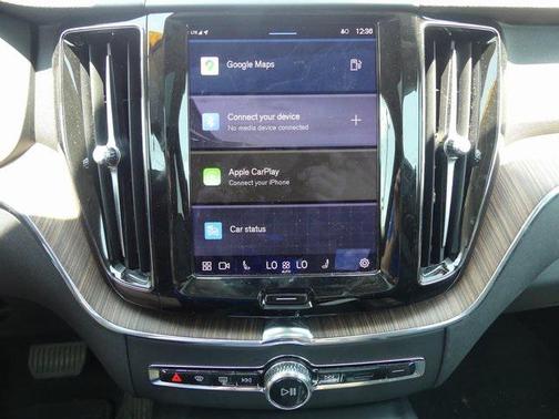 2022 Volvo XC60 B5 Momentum