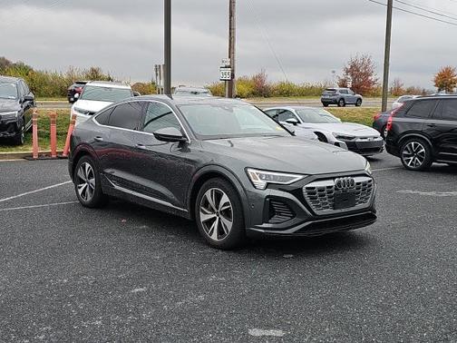 2024 Audi Q8 e-tron Premium Plus