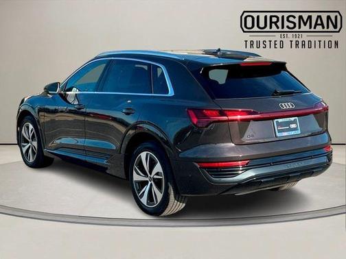 2024 Audi Q8 e-tron Premium Plus