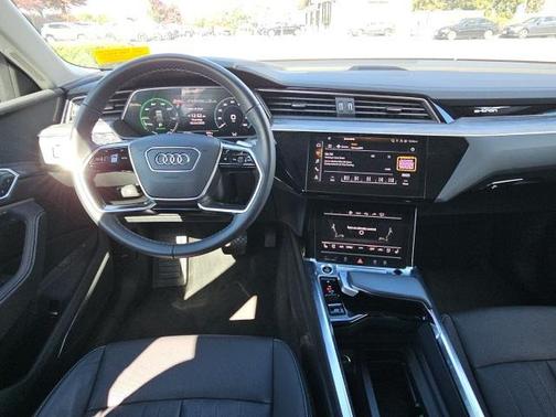 2024 Audi Q8 e-tron Premium Plus