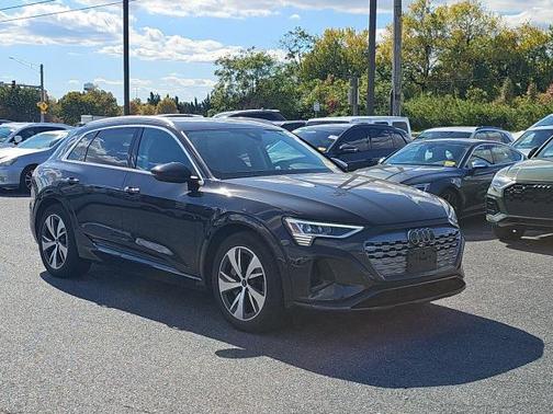 2024 Audi Q8 e-tron Premium Plus