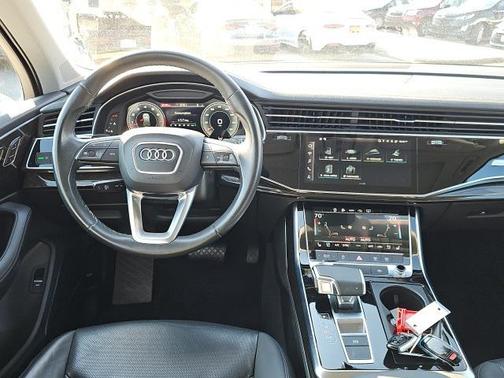 2023 Audi Q7 55 Premium Plus