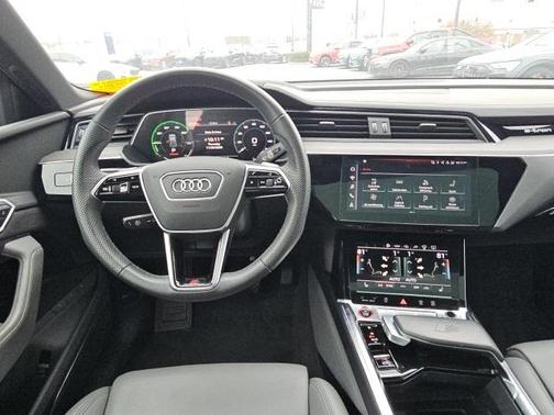 2022 Audi e-tron S Prestige