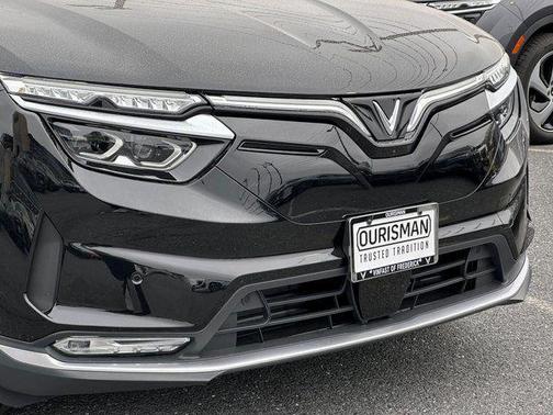 2025 VinFast VF 8 Plus