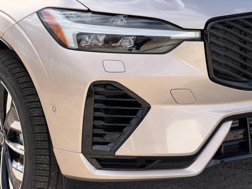 Bright Dusk Metallic 2026 Volvo XC60 Plug-In Hybrid T8 Ultra
