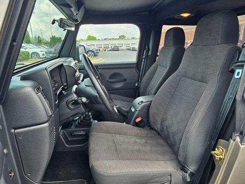 Light Khaki Metallic Clearcoat 2004 Jeep Wrangler X
