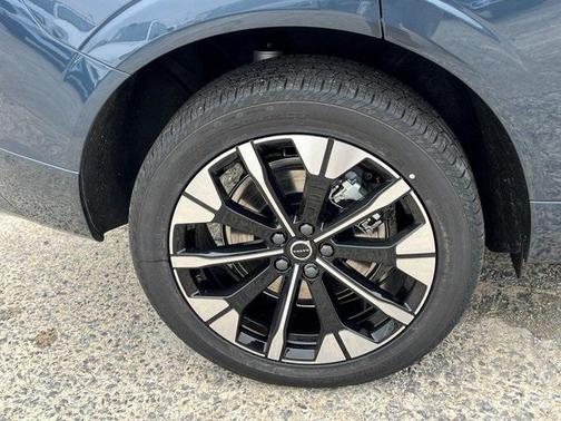 2026 Volvo XC60 Plug-In Hybrid T8 Plus