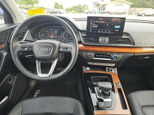2022 Audi Q5 45 S line Premium