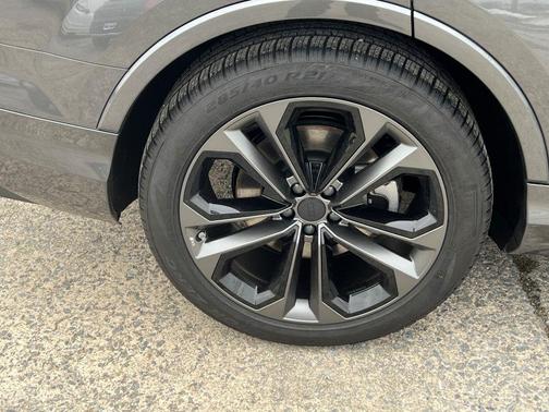 2026 Audi Q7 55 Premium Plus