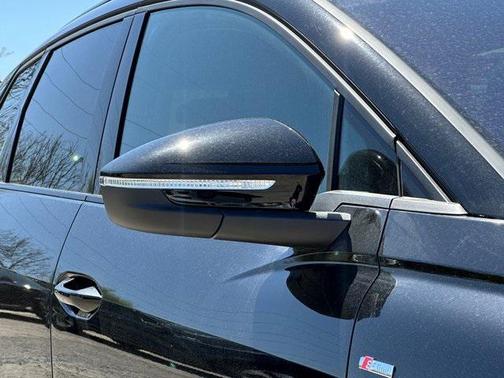 2025 Audi Q4 e-tron Premium Plus