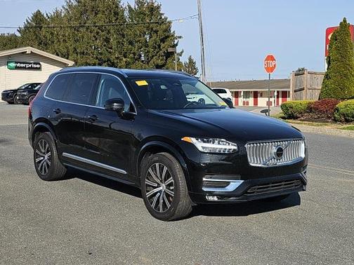 2024 Volvo XC90 B6 Plus Bright Theme