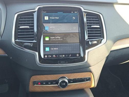 2024 Volvo XC90 B6 Plus Bright Theme