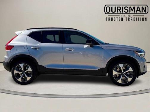 2026 Volvo XC40 B5 Plus