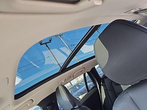 2025 Volvo V60 Cross Country B5 Plus