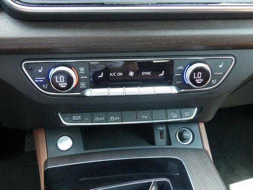 2025 Audi Q5 45 S line Premium Plus