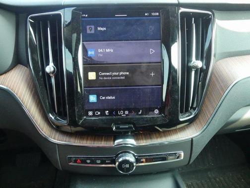 2024 Volvo XC60 B5 Plus Dark Theme
