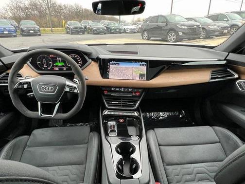 2022 Audi e-tron GT Premium Plus