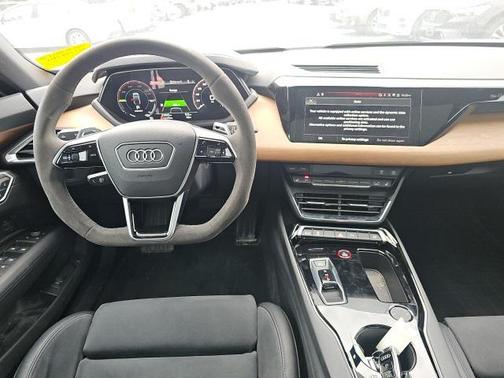 2022 Audi e-tron GT Premium Plus