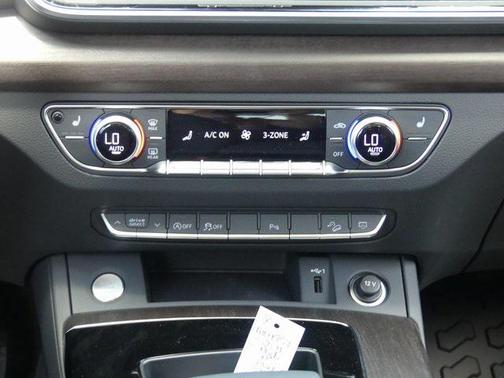 2024 Audi Q5 40 Premium