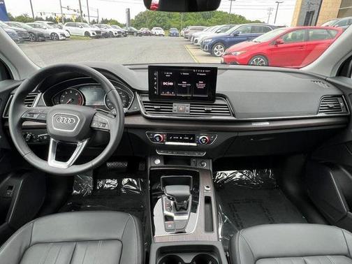 2024 Audi Q5 40 Premium