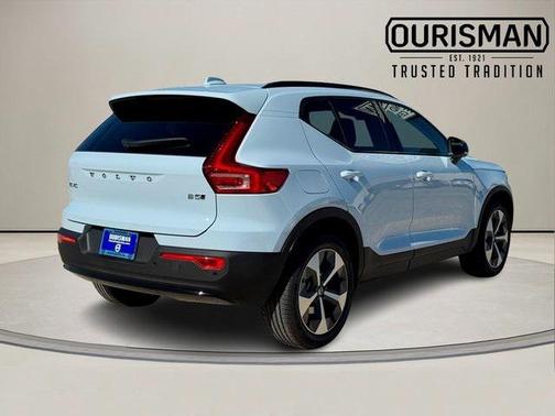 2026 Volvo XC40 B5 Plus