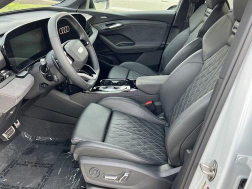 2025 Audi SQ6 e-tron Prestige