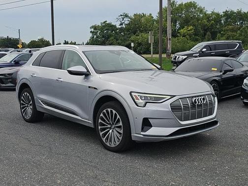 2019 Audi e-tron Prestige