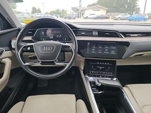 2019 Audi e-tron Prestige