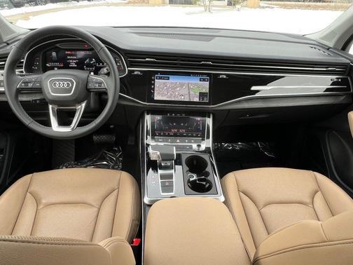 2025 Audi Q7 45 Premium Plus