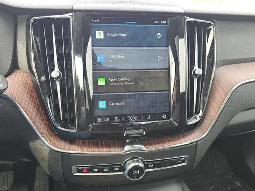 2023 Volvo XC60 B5 Plus Dark Theme