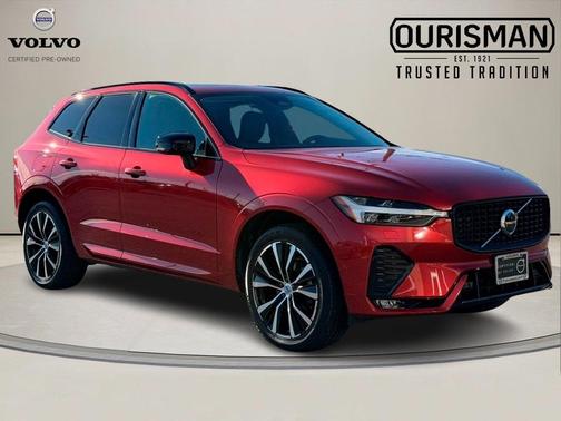2023 Volvo XC60 B5 Plus Dark Theme