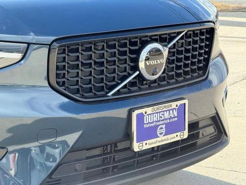 2026 Volvo XC40 B5 Ultra