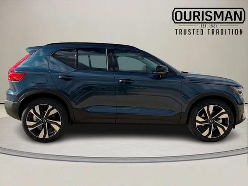 2026 Volvo XC40 B5 Ultra