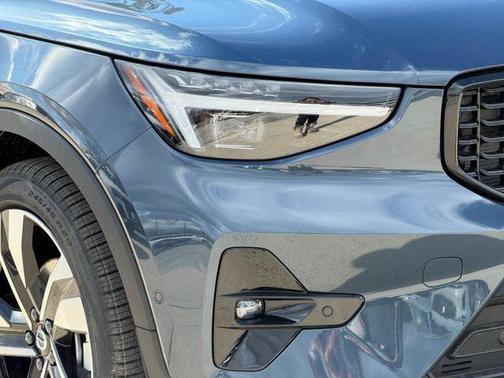 2026 Volvo XC40 B5 Ultra