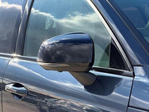 2026 Volvo XC40 B5 Ultra