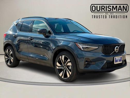 2026 Volvo XC40 B5 Ultra