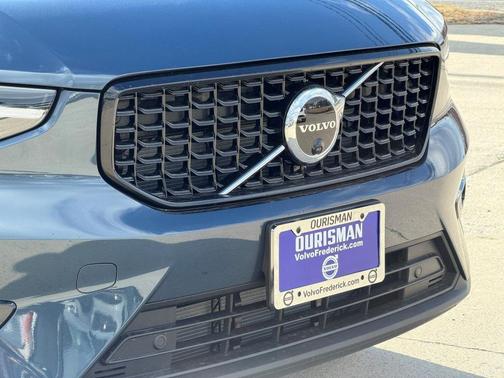 2026 Volvo XC40 B5 Ultra