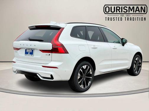 2026 Volvo XC60 B5 Plus