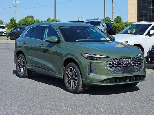 District Green Metallic 2025 Audi Q5 2.0T Premium Plus