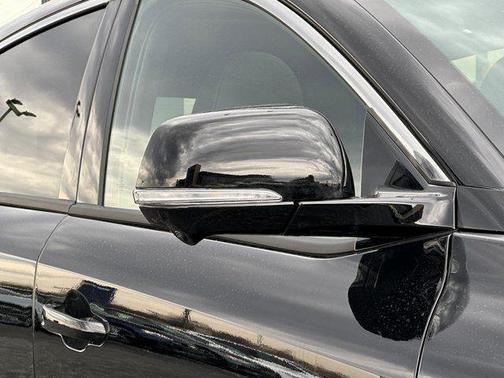 2025 VinFast VF 8 Plus