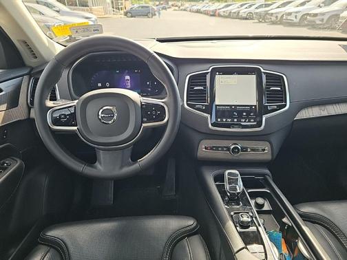 Onyx Black Metallic 2024 Volvo XC90 Ultimate