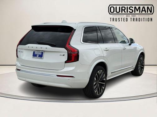 Crystal White Pearl 2026 Volvo XC90 B6 Plus Bright Theme