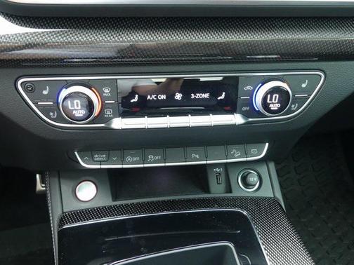 2022 Audi SQ5 3.0T Premium Plus