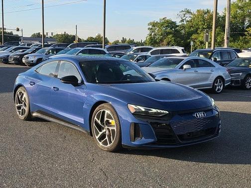 2023 Audi RS e-tron GT Base