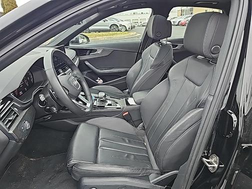 2023 Audi A4 45 S line Premium Plus