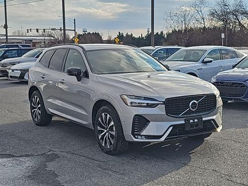 2025 Volvo XC60 B5 Plus