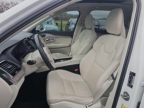 2023 Volvo XC90 B6 Plus 7-Seater