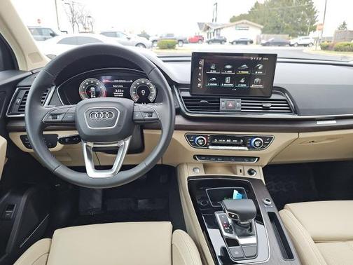 2023 Audi Q5 45 S line Premium Plus