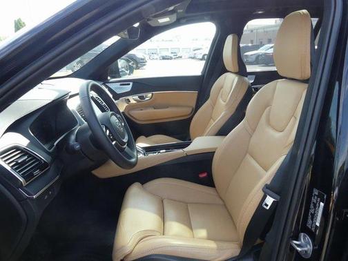 2024 Volvo XC90 Recharge Plug-In Hybrid Ultimate