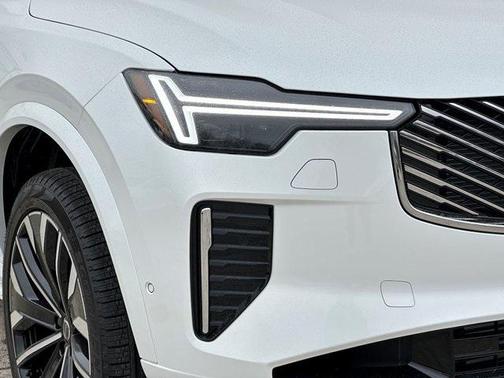 2025 Volvo XC90 Plug-In Hybrid T8 Ultra